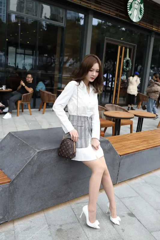 [魔镜街拍] 016 连衣裙OL美女 - 魔镜街拍